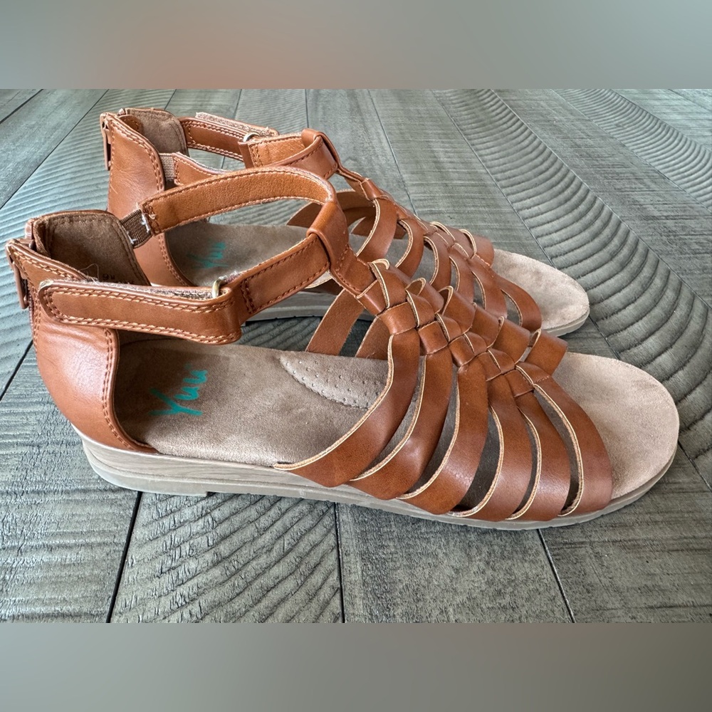 Yuu Gladiator Sandals Women’s Size 9